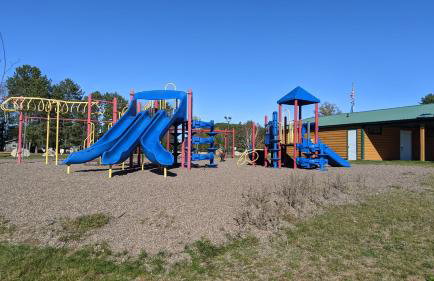 Nordvann Cabin - Cozy 3BR 2BA lakefront cabin on UTV ATV trail - Foto 26