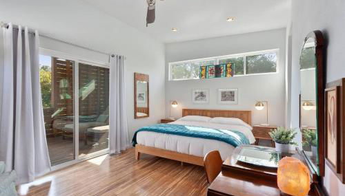 The Local - 2 Blocks to Downtown Fay - Photo 5