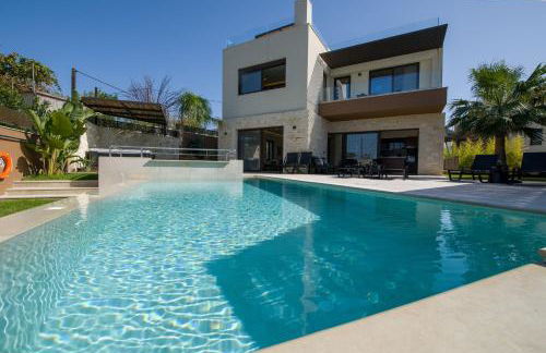 Almi-Cove Hilltop Villas - Photo 1