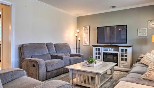 Mattituck Home with Fireplaces - Near Wineries - Foto 5