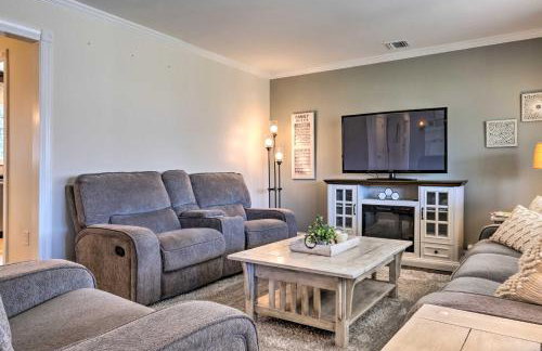 Mattituck Home with Fireplaces - Near Wineries - Foto 5