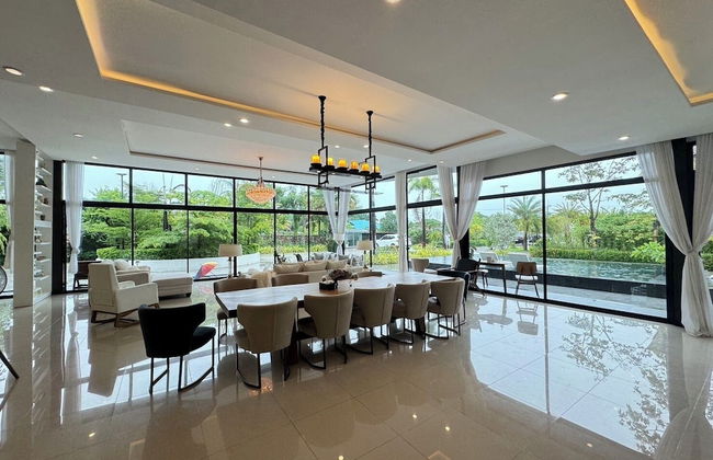 Huge Pool Villa with Private Lake - Foto 1