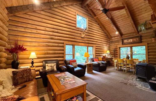 Private Forest Lodge Near Silverwood Theme Park - Sleeps 10 - Foto 2