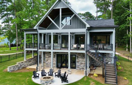 Dock and Views Spacious Lake Sinclair Retreat - Foto 2