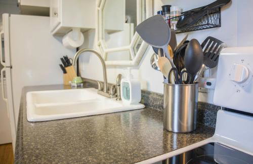 White Picket Fence - EV Charger! - Foto 35