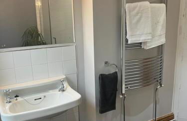 Roots & Wings - Foto 2