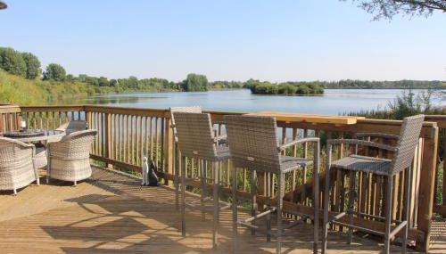 Coot Cottage - holiday house with fantastic lake views - Foto 1