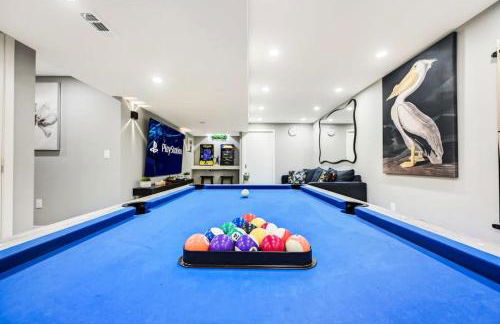 Modern 5BR, Kid-Friendly Home In Poconos with Pool Table - Foto 4