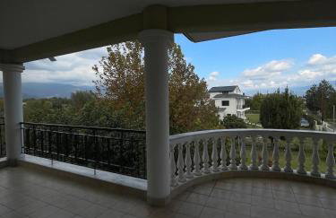 Η Αυλή - Photo 50