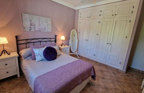 Exclusive Lakeside Villa with Private Pool & Total Privacy - Foto 10