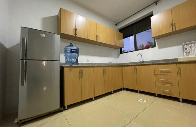 The Mugabi's Spacious Private Room - Foto 29