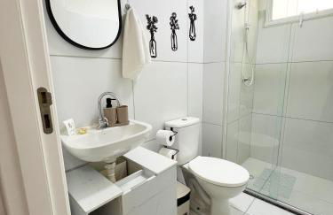 Aconchego proximo Praia e Aeroporto com ar by Apê - Foto 31