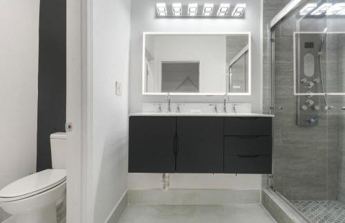 Family-Friendly 5BR | Sleeps 15 | 3 mins Downtown! - Foto 21