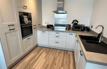 Modern 4 Bed - 2.5 Bathroom Home - Foto 5