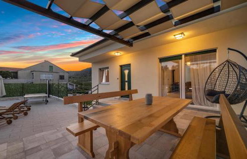 Gorgeous Home In Danilo With Wifi - Photo 19