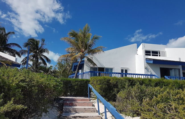 Spacious Villa On The Beach - Photo 42