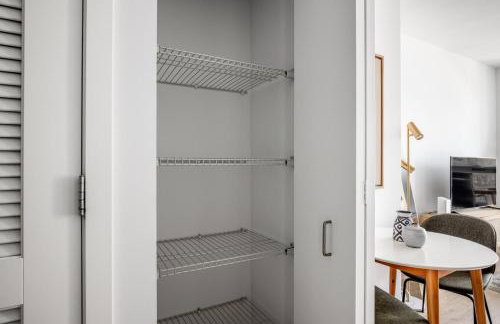 Loop Studio w theater pool nr Millennium Park CHI-958 - Photo 15