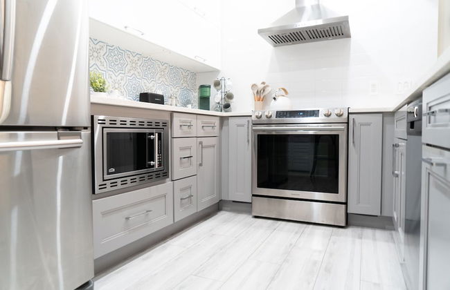 Modern Oasis - Photo 35