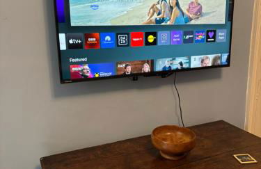 Tenby Victorian Villa with parking, pets allowed - Photo 26