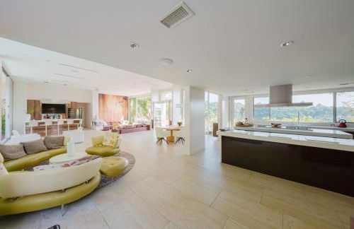 Beverly Hills Ultra Luxury Villa with Pool and Theatre - Foto 33