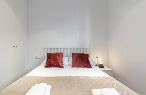 Apt with Antique Floor & lots of Sun Light - Photo 14