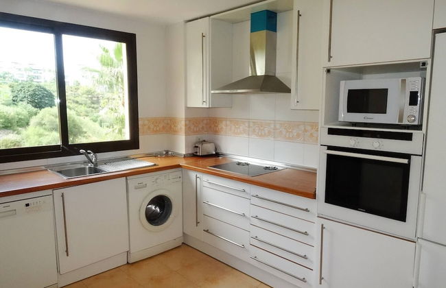 Beautiful Flat Near Golf Courses With sea Views - Photo 8