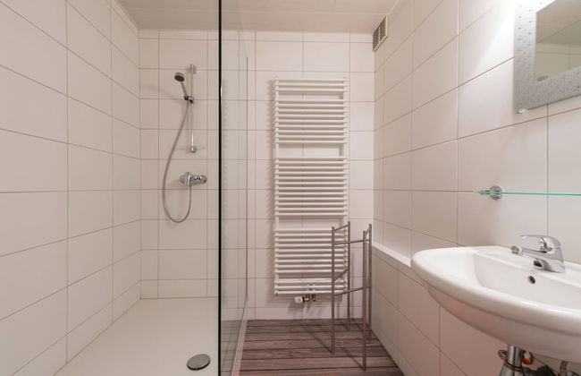 Swanky Holiday Home in Waimes With Indoor Swimming Pool - Photo 14