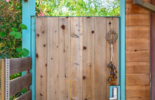 Scenic Retreat With Deck Stunning Views in LA - Foto 54