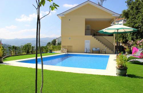 Peaceful villa in São Martinho de Mouros with private pool - Foto 1
