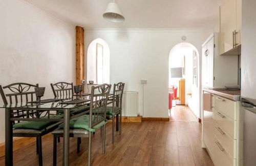 Stylish 2BD Family Hideaway in Dover - Foto 10