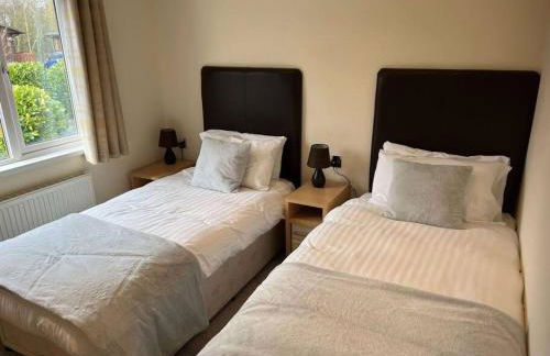 Mandarin Lodge with Hot Tub - Foto 13