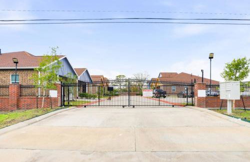 O30B Southwest Houston 2BR King Beds Pet Friendly Townhome - Foto 23