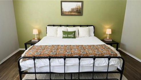 Pool View Escape - Near Shops & Dining - Foto 5