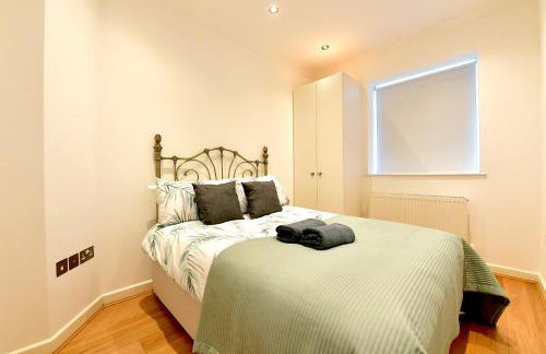 Hendon Escape Luxury Apartment with En-suite Bath - Photo 29