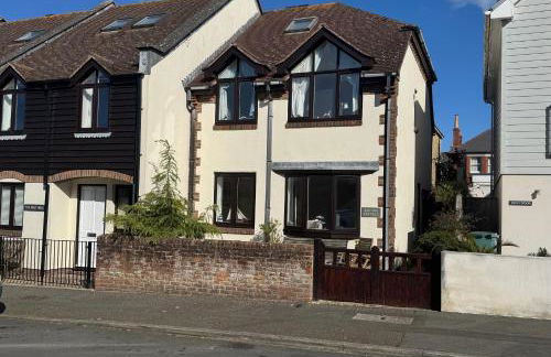 Anchor Cottage, seaside holiday home - Photo 1