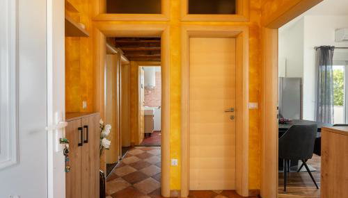 Luka with Private Pool - Foto 3, wardrobe