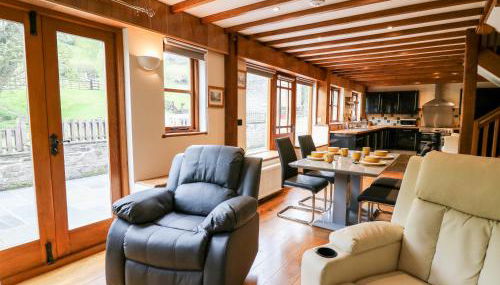 Ploony Barn - Photo 4