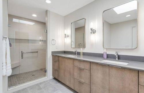 Lakeside Serenity Mnt Views Decks Foosball - Photo 32