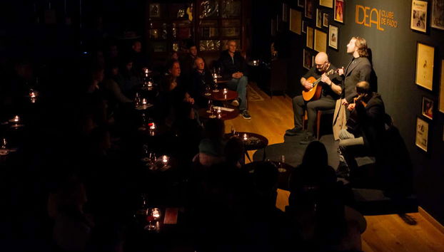 Artistes sur scène à Ideal Clube