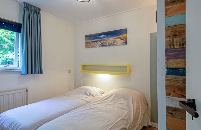 Cozy Holiday Home in Den Burg With hot tub - Foto 4