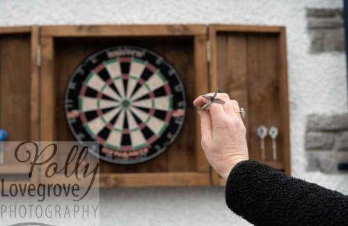 16th Century House, Castle Views, Mountain Views, Hot Tub, Firepit, Stunning Interiors - Foto 49