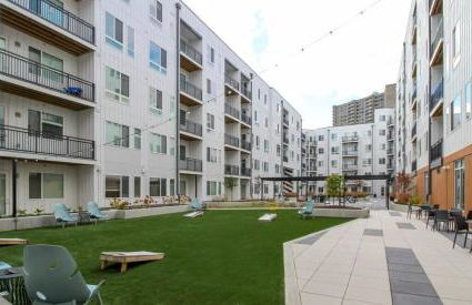 CozySuites at ArtCincy - Foto 38