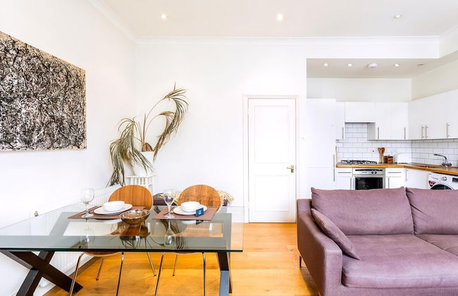 Bright and Spacious Notting Hill Nest - Photo 41