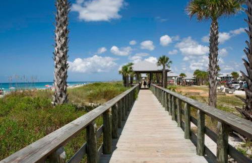 Luxury Waterfront Home With Heated Pool & Hot Tub - Foto 16