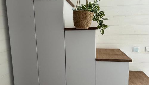 Tiny House - Photo 4, wardrobe