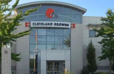 NEW Renovated Near CLE - King Bed, Metropark & Firepit - Foto 2