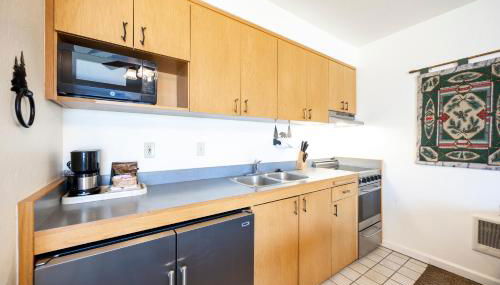 Cozy King Studio w/Lake View #145 at Donner Lake Village - Foto 5