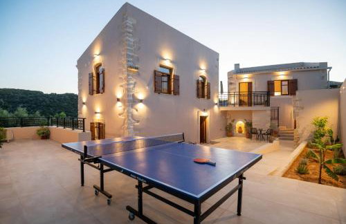 Pavlina Villa , a hidden gem with heated pool and ping pong! - Photo 61