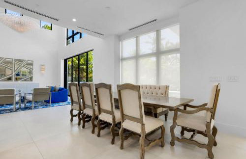 LVS Villa Blanco 5BR Coastal Oasis with Rooftop Sunset Deck Heated Pool Spa & Walk-to-Beach Access - Foto 12