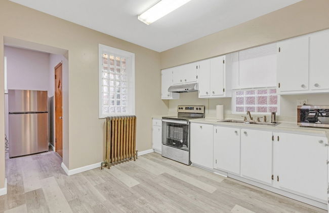 Spacious 3BR Home near Downtown, Oakland & East Liberty! Max 15 nights by RedAwning - Foto 15